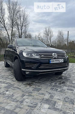 Позашляховик / Кросовер Volkswagen Touareg 2015 в  фото 25 Позашляховик / Кросовер Volkswagen Touareg 2015 в