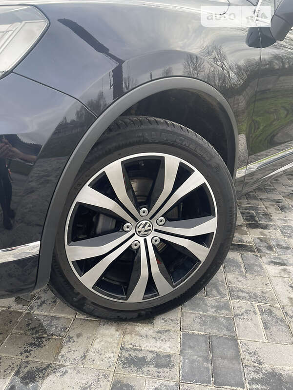 Позашляховик / Кросовер Volkswagen Touareg 2015 в Рівному фото 35 Позашляховик / Кросовер Volkswagen Touareg 2015 в Рівному