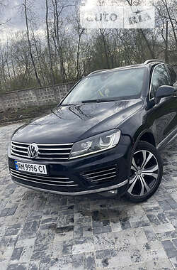 Позашляховик / Кросовер Volkswagen Touareg 2015 в  фото 39 Позашляховик / Кросовер Volkswagen Touareg 2015 в