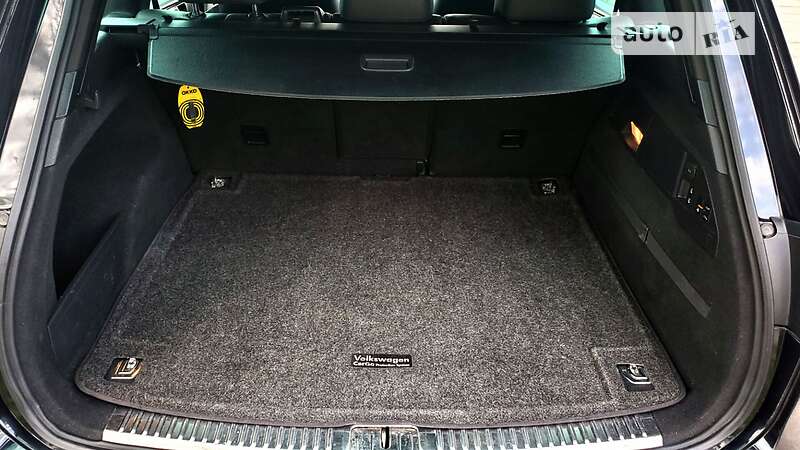 Внедорожник / Кроссовер Volkswagen Touareg 2010 в Запорожье