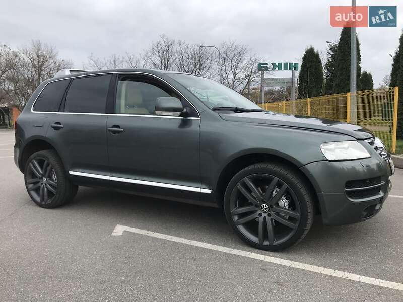 Внедорожник / Кроссовер Volkswagen Touareg 2003 в Александрие
