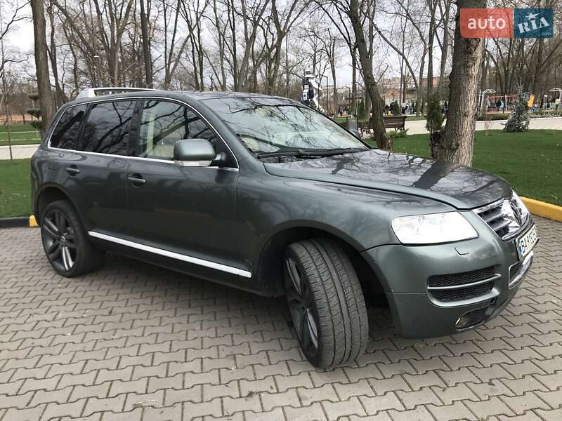 Внедорожник / Кроссовер Volkswagen Touareg 2003 в Александрие