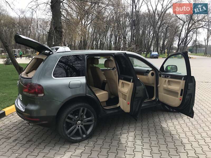 Внедорожник / Кроссовер Volkswagen Touareg 2003 в Александрие