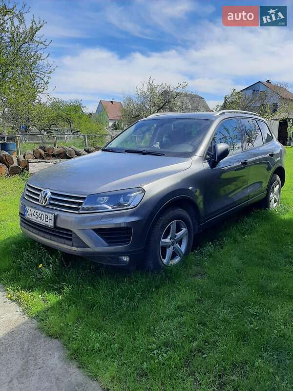 Позашляховик / Кросовер Volkswagen Touareg 2016 в 