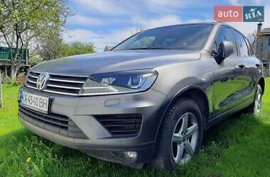 Внедорожник / Кроссовер Volkswagen Touareg 2016 в Киеве