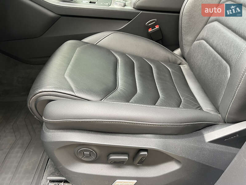 Внедорожник / Кроссовер Volkswagen Touareg 2020 в Харькове