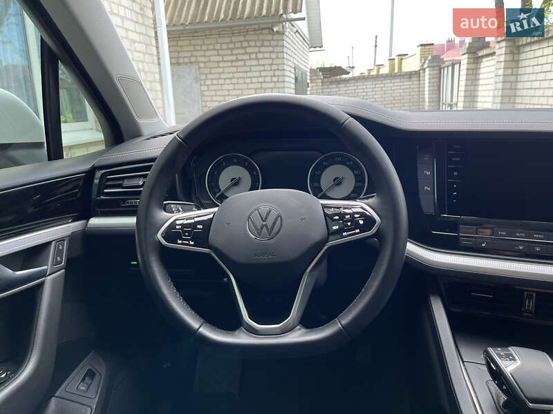 Внедорожник / Кроссовер Volkswagen Touareg 2020 в Харькове