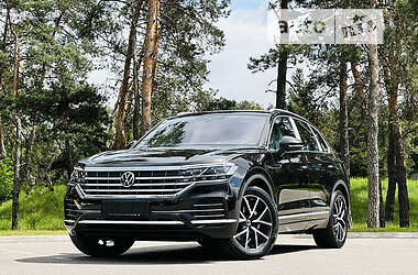 Позашляховик / Кросовер Volkswagen Touareg 2023 в 