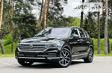 Позашляховик / Кросовер Volkswagen Touareg 2023 в 