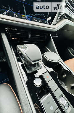 Позашляховик / Кросовер Volkswagen Touareg 2023 в 