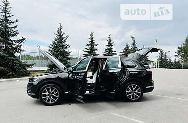 Позашляховик / Кросовер Volkswagen Touareg 2023 в 