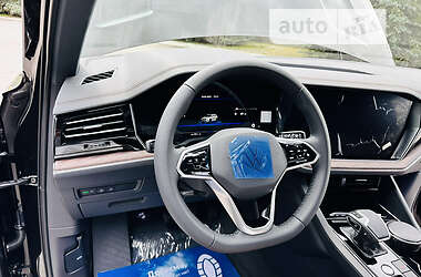 Позашляховик / Кросовер Volkswagen Touareg 2023 в 