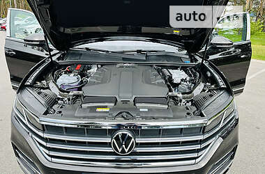 Позашляховик / Кросовер Volkswagen Touareg 2023 в 