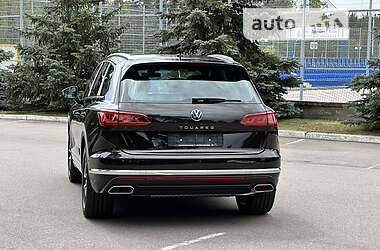 Позашляховик / Кросовер Volkswagen Touareg 2023 в 