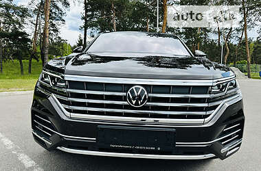 Позашляховик / Кросовер Volkswagen Touareg 2023 в 