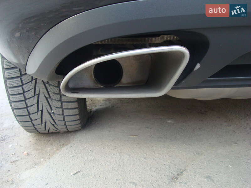 Внедорожник / Кроссовер Volkswagen Touareg 2015 в Шепетовке