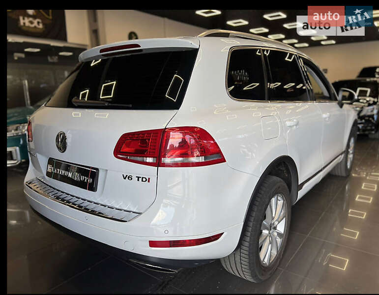 Позашляховик / Кросовер Volkswagen Touareg 2013 в Одесі