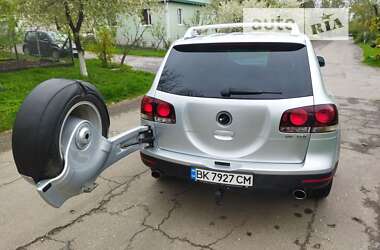 Позашляховик / Кросовер Volkswagen Touareg 2009 в Рівному