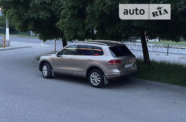 Внедорожник / Кроссовер Volkswagen Touareg 2015 в Хмельницком