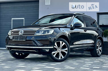 Позашляховик / Кросовер Volkswagen Touareg 2016 в 