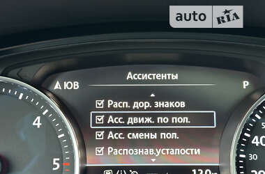 Позашляховик / Кросовер Volkswagen Touareg 2016 в 