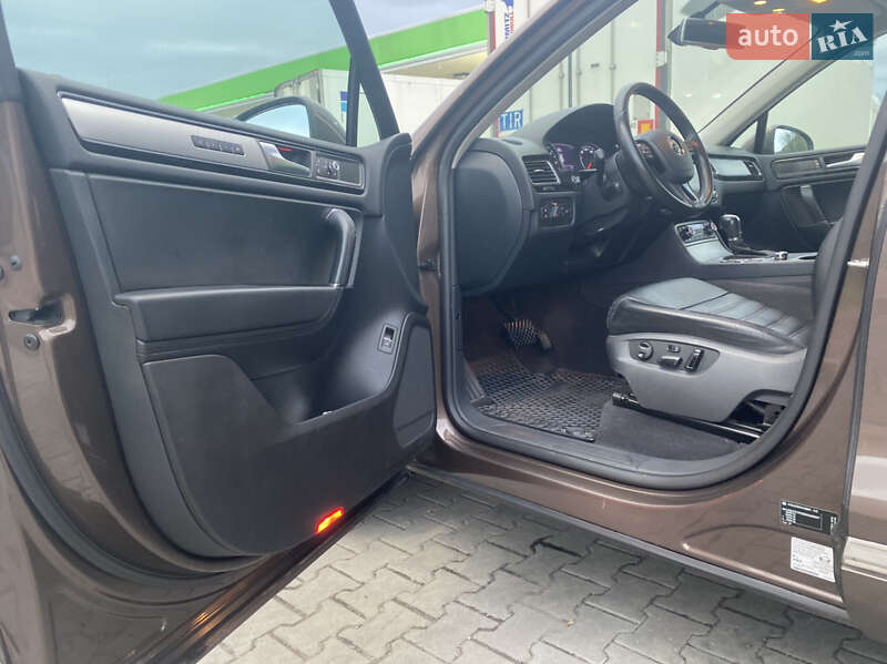 Позашляховик / Кросовер Volkswagen Touareg 2013 в Мукачевому