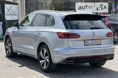 Позашляховик / Кросовер Volkswagen Touareg 2019 в Рівному