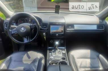 Позашляховик / Кросовер Volkswagen Touareg 2012 в 