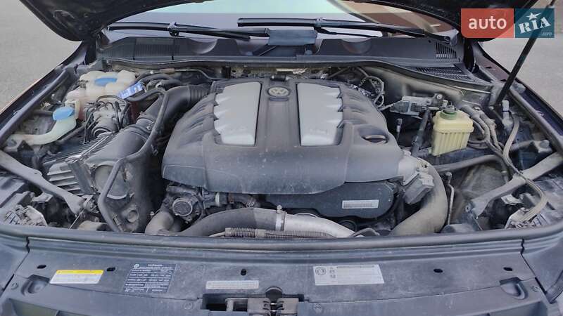 Внедорожник / Кроссовер Volkswagen Touareg 2012 в Ивано-Франковске