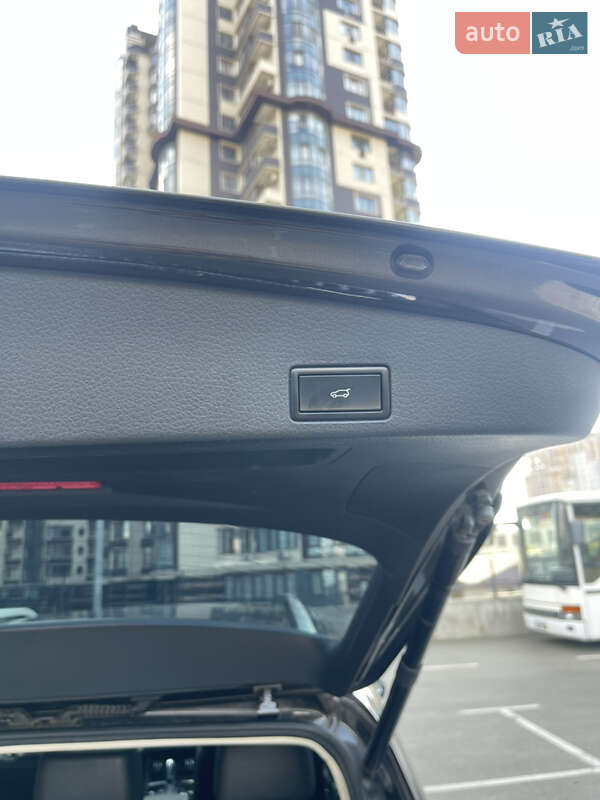 Позашляховик / Кросовер Volkswagen Touareg 2017 в Києві фото 14 Позашляховик / Кросовер Volkswagen Touareg 2017 в Києві