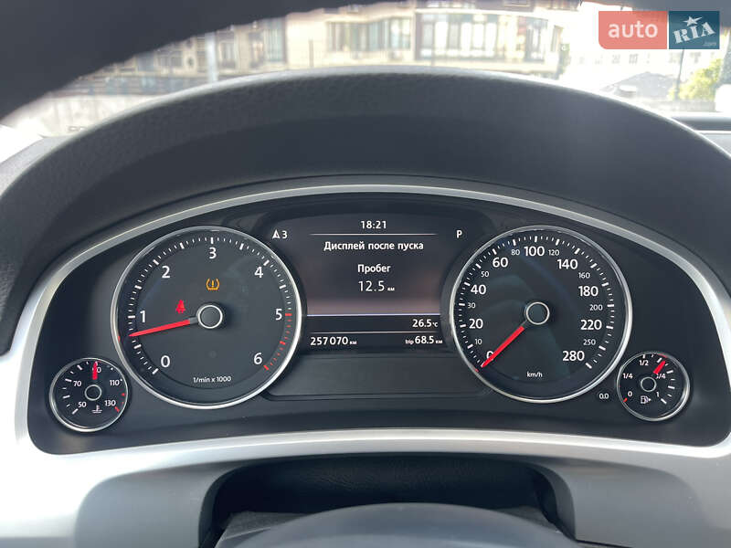 Позашляховик / Кросовер Volkswagen Touareg 2017 в Києві фото 12 Позашляховик / Кросовер Volkswagen Touareg 2017 в Києві