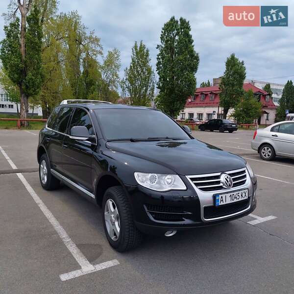 Позашляховик / Кросовер Volkswagen Touareg 2008 в Києві