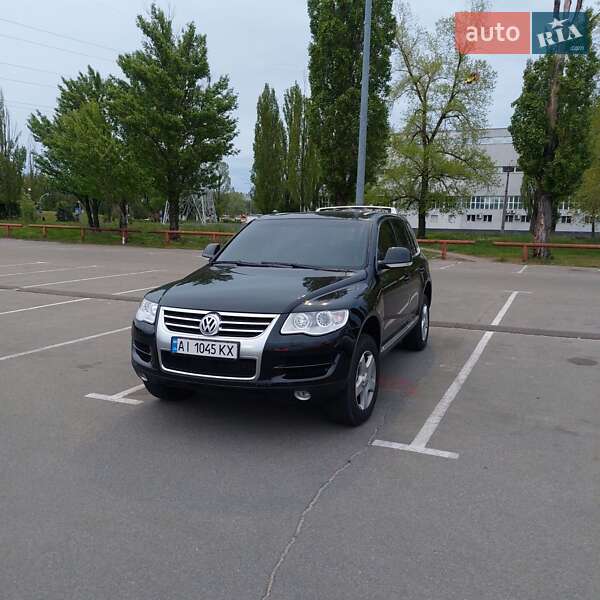 Позашляховик / Кросовер Volkswagen Touareg 2008 в Києві