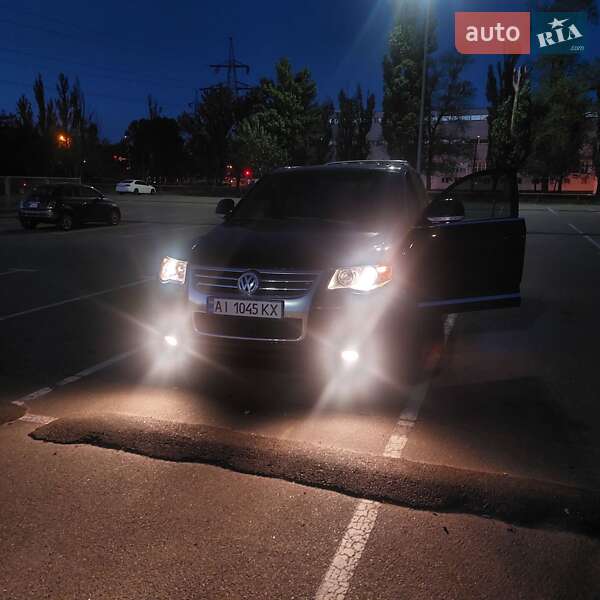 Позашляховик / Кросовер Volkswagen Touareg 2008 в Києві
