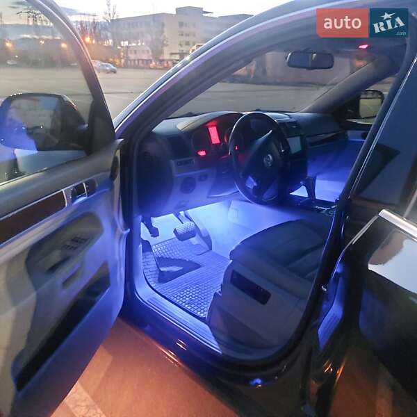 Позашляховик / Кросовер Volkswagen Touareg 2008 в Києві