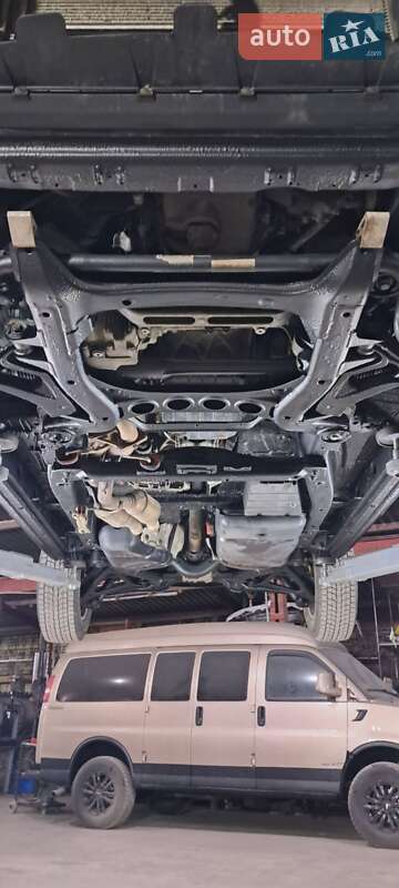 Позашляховик / Кросовер Volkswagen Touareg 2008 в Києві