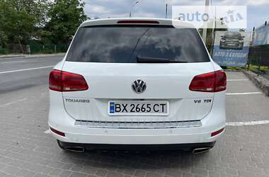 Позашляховик / Кросовер Volkswagen Touareg 2012 в 
