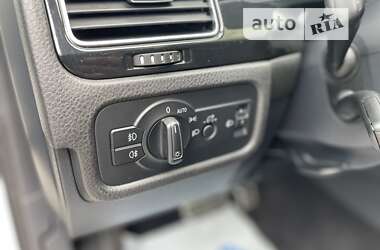 Позашляховик / Кросовер Volkswagen Touareg 2012 в 