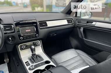 Позашляховик / Кросовер Volkswagen Touareg 2012 в 