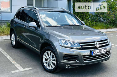 Внедорожник / Кроссовер Volkswagen Touareg 2012 в Киеве