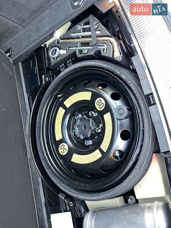 Позашляховик / Кросовер Volkswagen Touareg 2006 в Києві