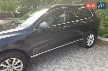 Внедорожник / Кроссовер Volkswagen Touareg 2011 в 