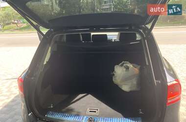 Внедорожник / Кроссовер Volkswagen Touareg 2011 в 