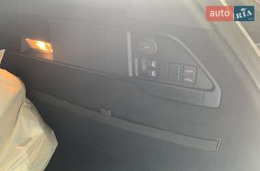 Внедорожник / Кроссовер Volkswagen Touareg 2011 в 