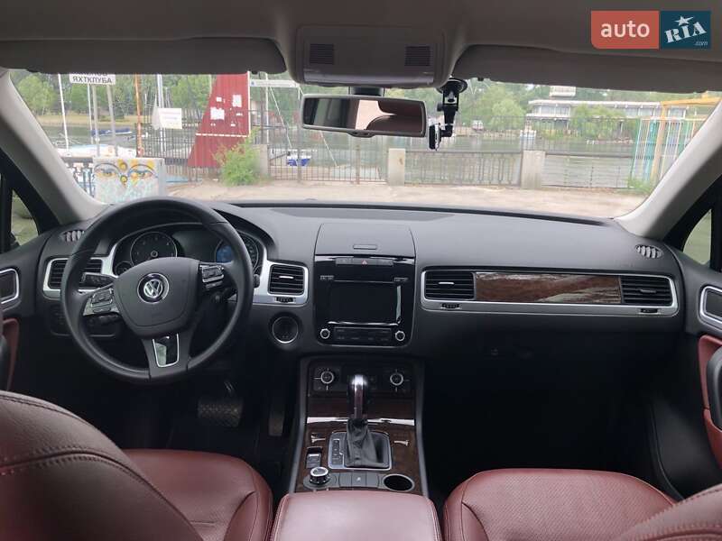 Позашляховик / Кросовер Volkswagen Touareg 2013 в Києві фото 4 Позашляховик / Кросовер Volkswagen Touareg 2013 в Києві