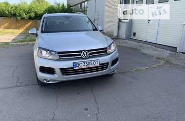 Внедорожник / Кроссовер Volkswagen Touareg 2014 в Лозовой