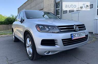 Внедорожник / Кроссовер Volkswagen Touareg 2014 в Лозовой