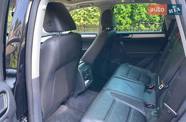 Внедорожник / Кроссовер Volkswagen Touareg 2014 в 