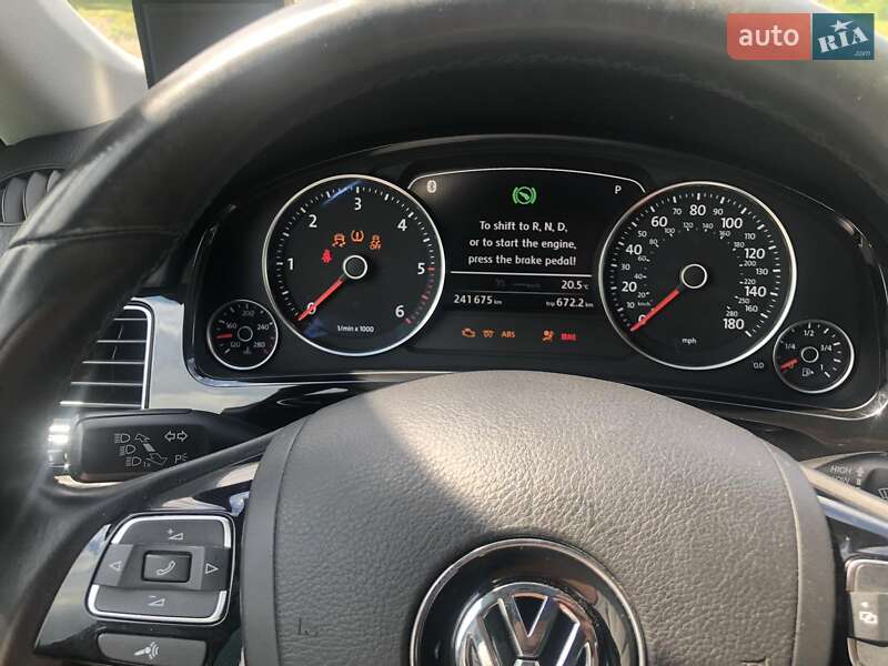 Внедорожник / Кроссовер Volkswagen Touareg 2013 в Коломые