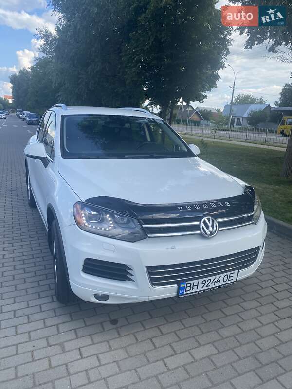 Внедорожник / Кроссовер Volkswagen Touareg 2013 в Коломые